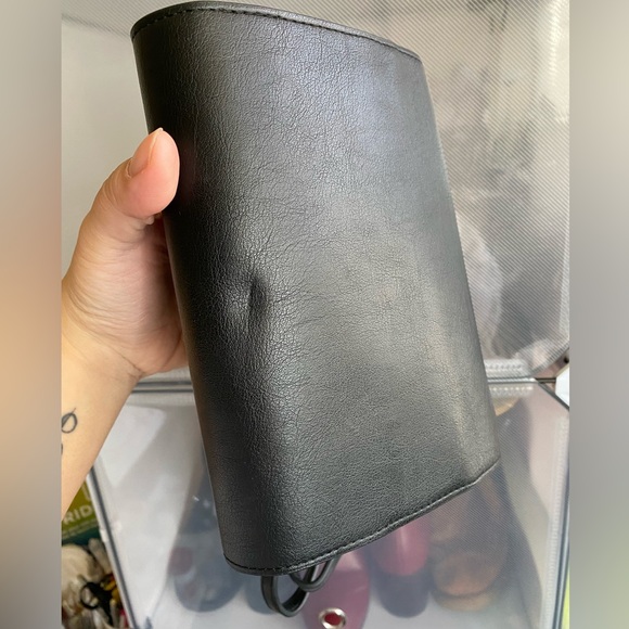 Simply Vera Vera Wang Signature Mini Crossbody Bag - Picture 4 of 8